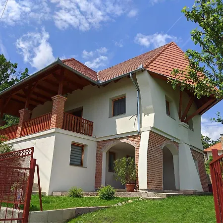Ezuesthid Vendeghaz Ferienhaus Vonyarcvashegy
