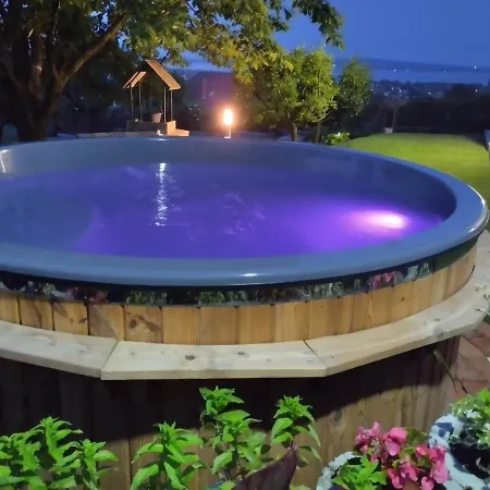 Ezüsthíd Casa de Férias *