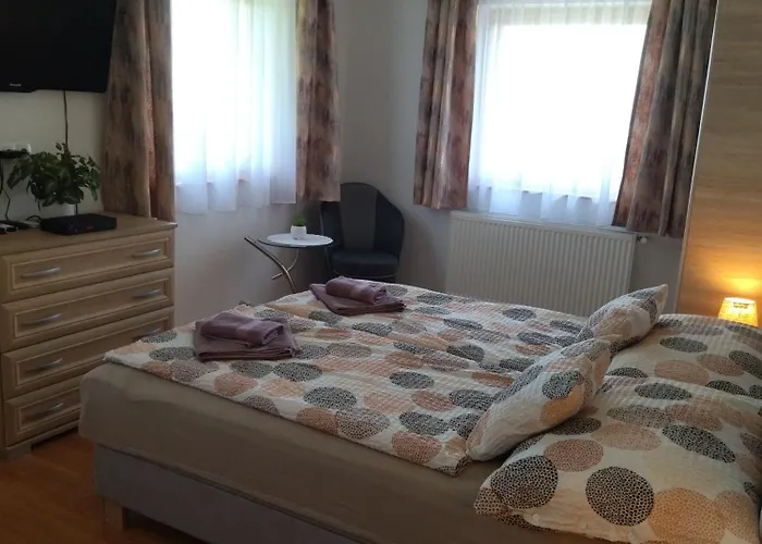 Dom wakacyjny Ezuesthid Vendeghaz Vonyarcvashegy